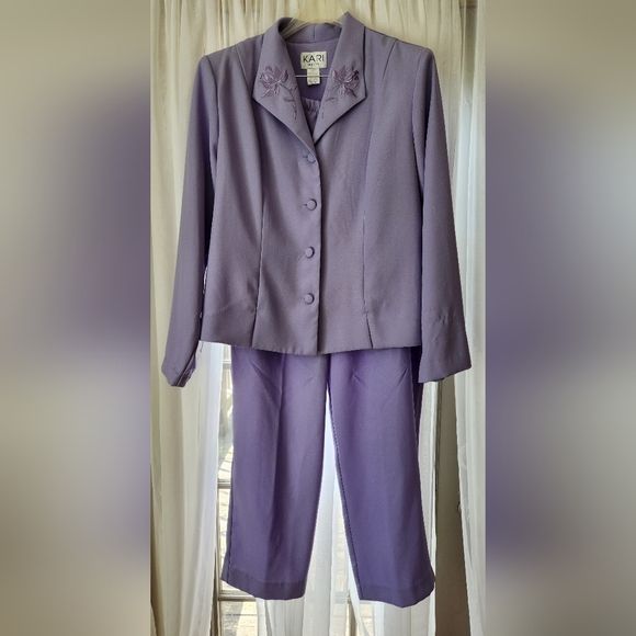 Elegant Lavender Pantsuit for Women - Picture 1 of 4